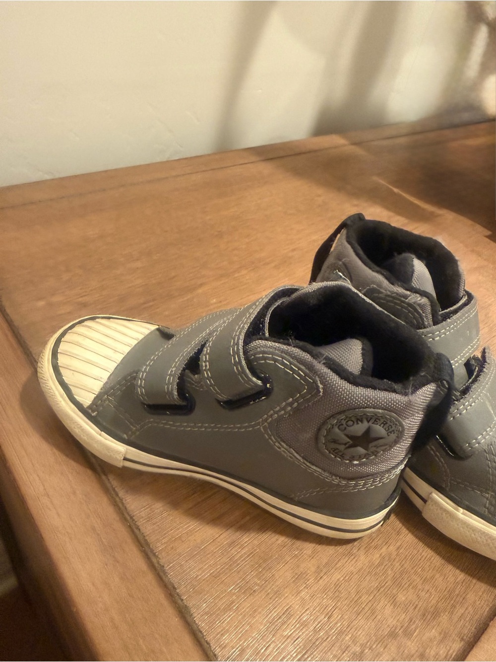 Toddler Kids Converse Kids Gray High-Top Water repellent shoes. Size 8